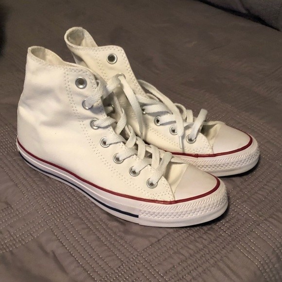 Converse - Picture 1 of 2